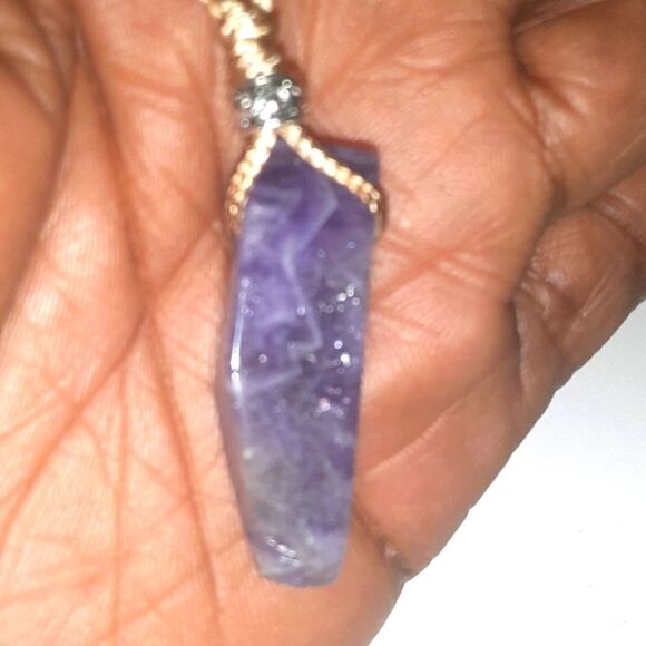 Hand CRAFTED healing stone necklace - Picture 5 of 6
